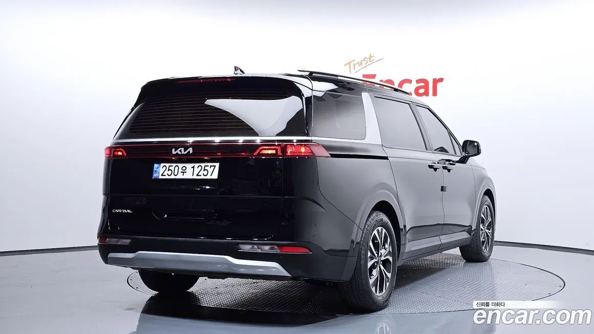 Kia Carnival — фото 2