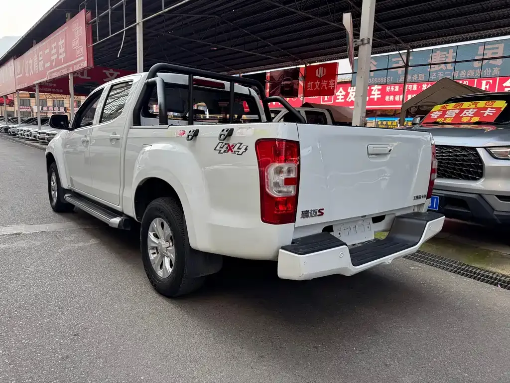 Isuzu RE-MAX 2023 из CN, фото 7
