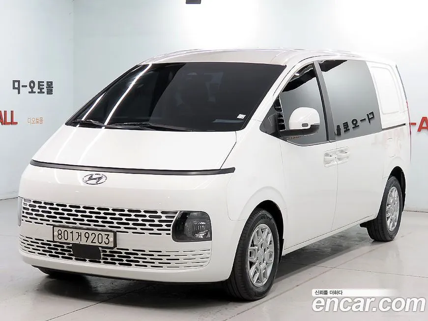 Hyundai Staria — фото 1