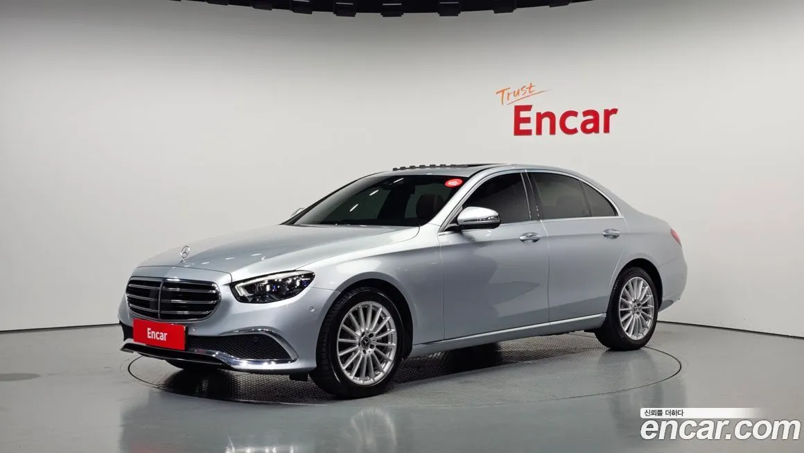 Mercedes-Benz E-Class — фото 1