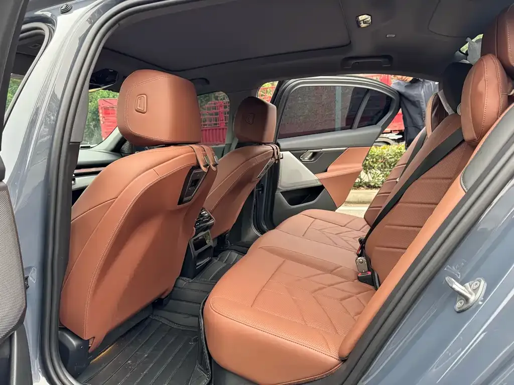 BMW i5 2024 из CN, фото 6