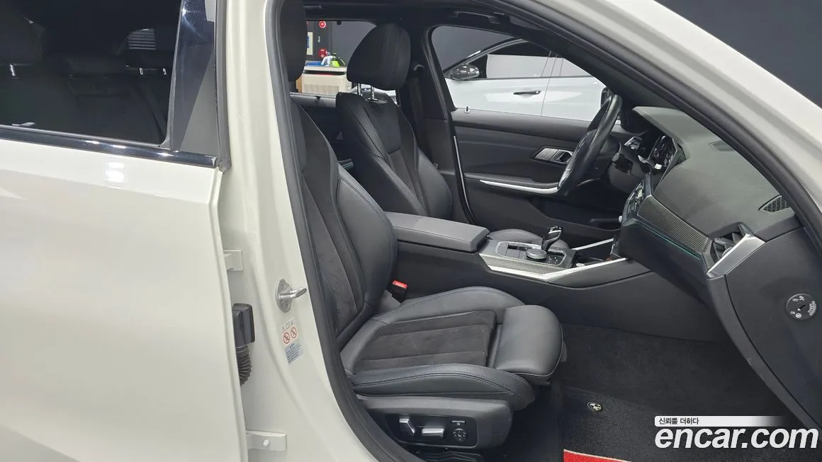 BMW 3-Series 2021 из KR, фото 10