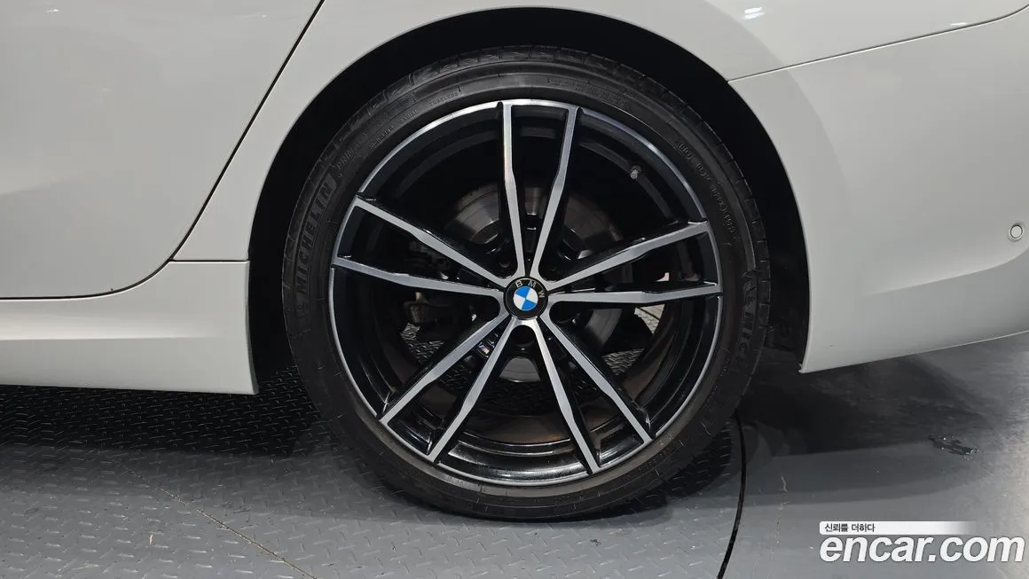 BMW 3-Series 2021 из KR, фото 5