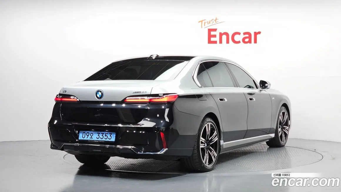 BMW i7 — фото 2