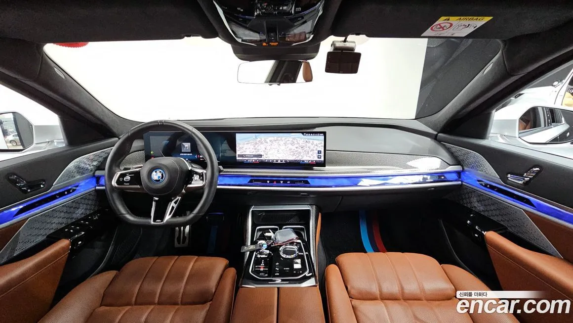 BMW i7 — фото 7