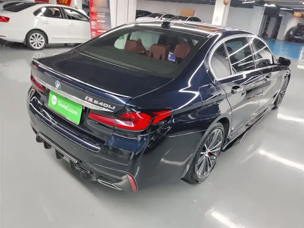 BMW 5 Series 2023 из CN, фото 7