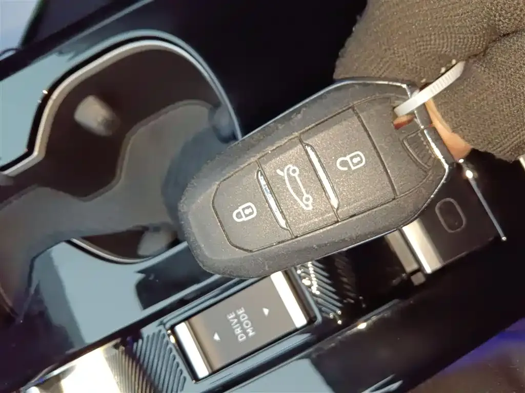 Citroen C5 X 2022 из CN, фото 9