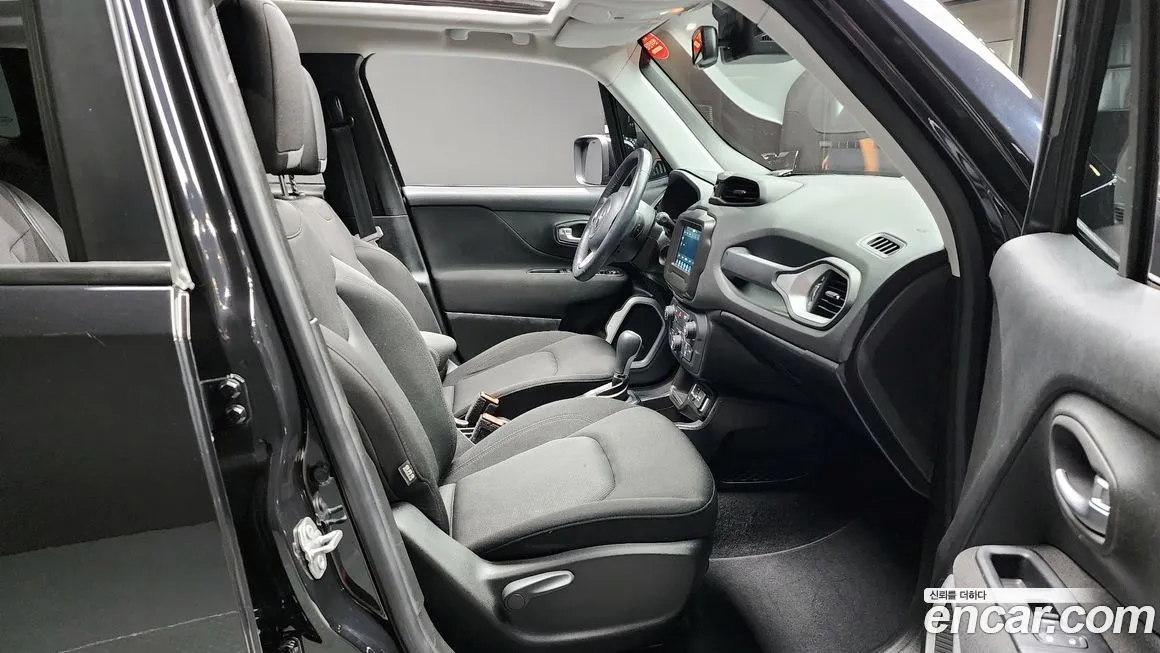 Jeep Renegade 2021 из KR, фото 10
