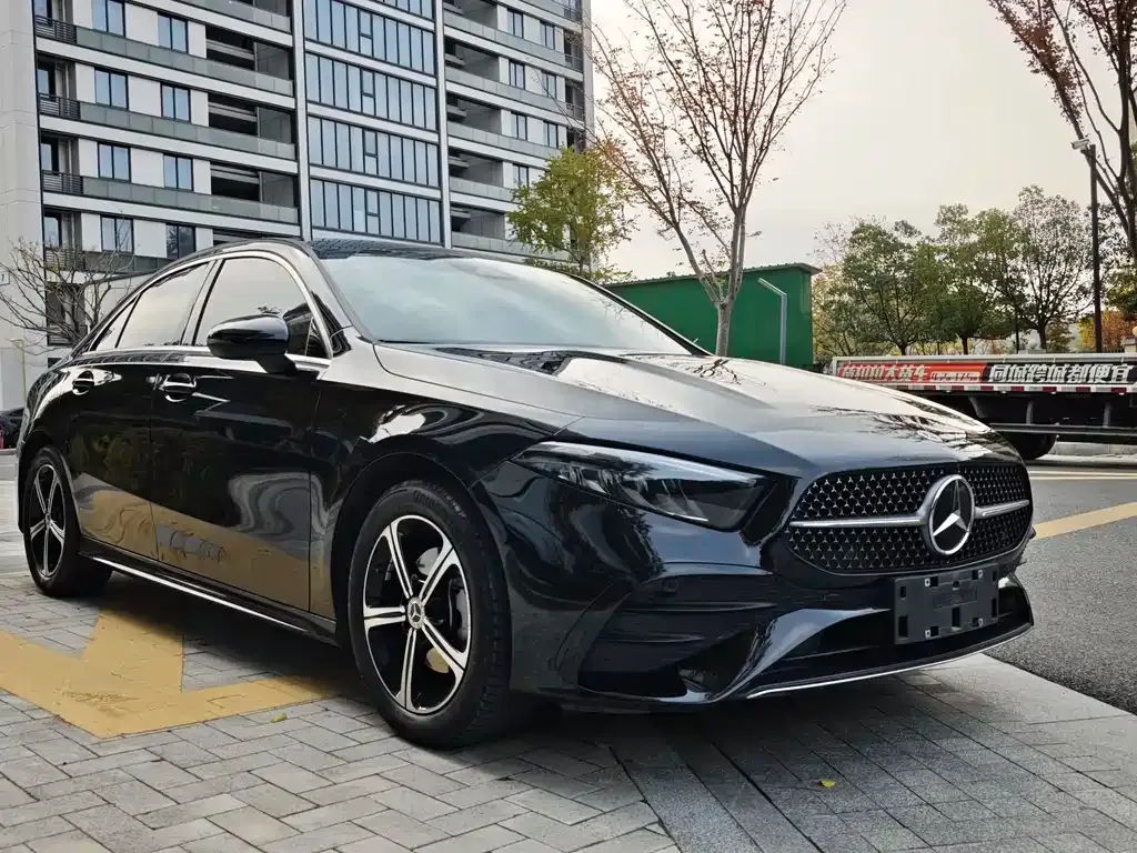 Mercedes-Benz A-Class 2023 из CN, фото 1