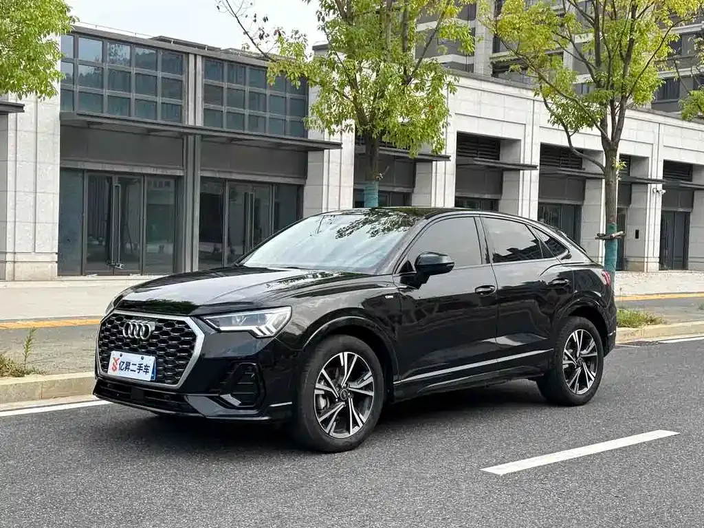 Audi Q3 Sportback — фото 1