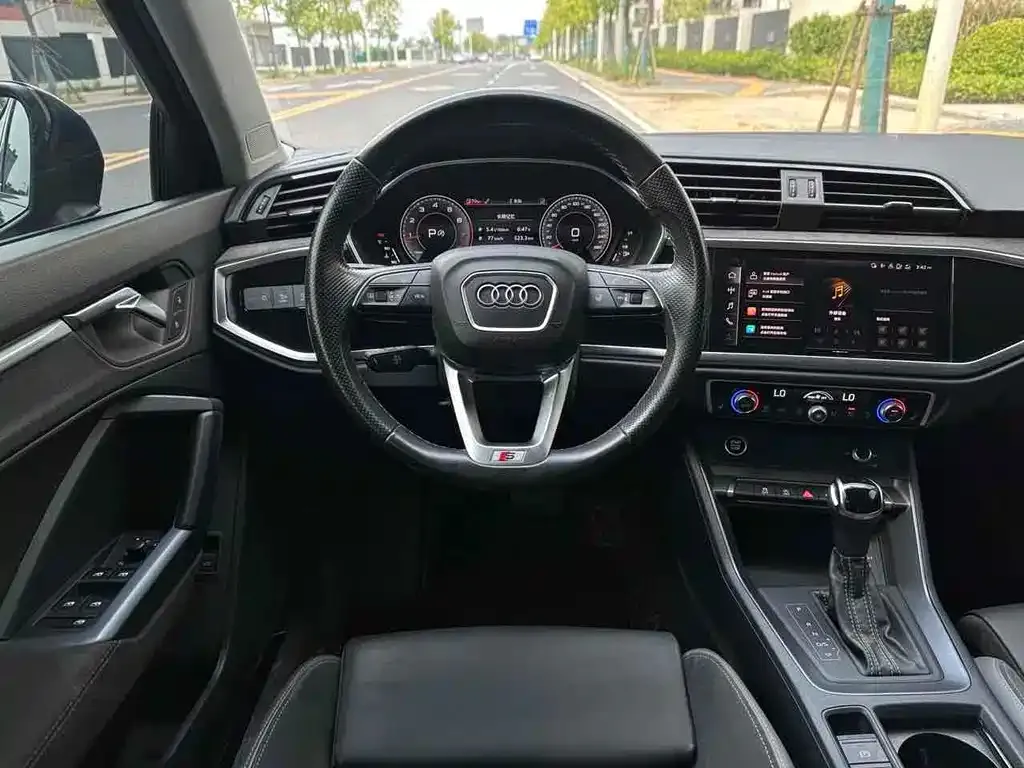 Audi Q3 Sportback — фото 4