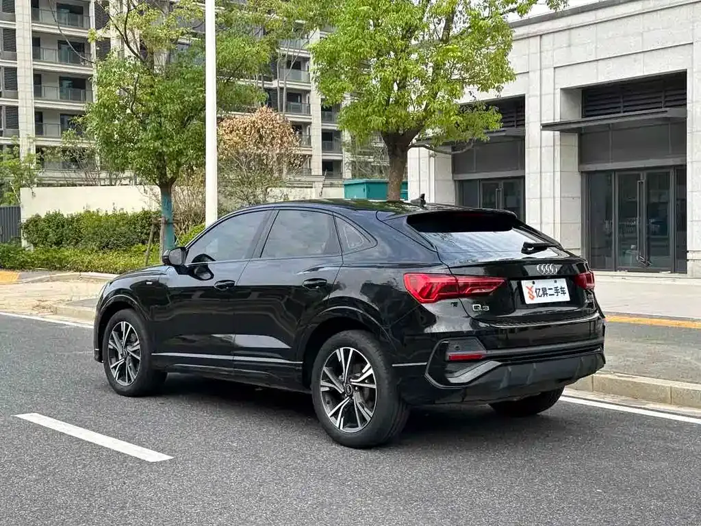 Audi Q3 Sportback — фото 8