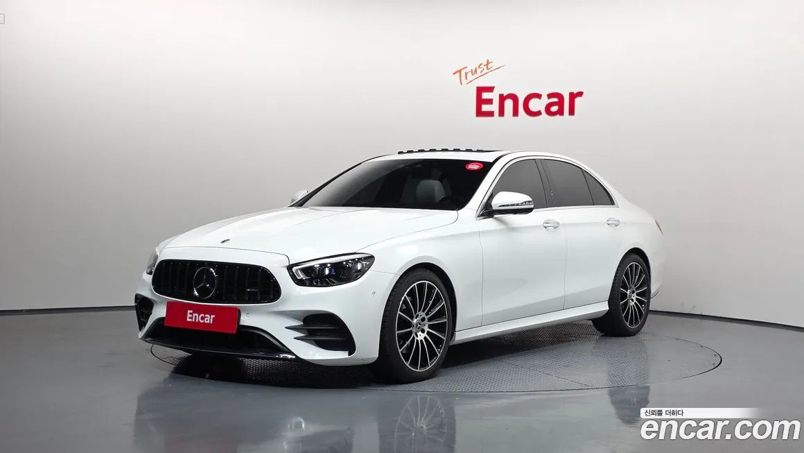 Mercedes-Benz E-Class — фото 1