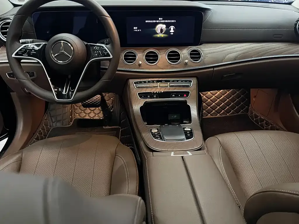 Mercedes-Benz E-Class 2023 из CN, фото 3