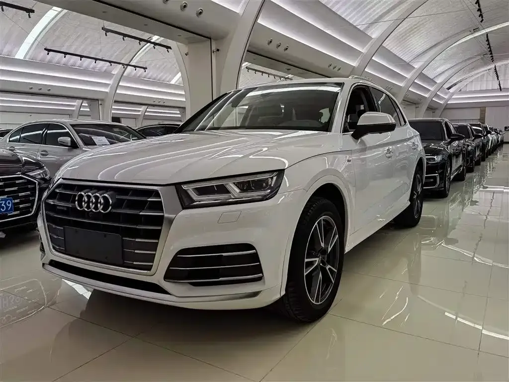 Audi Q5L 2021 из CN, фото 1