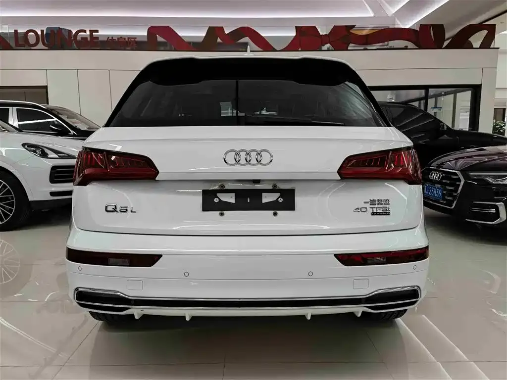 Audi Q5L 2021 из CN, фото 3