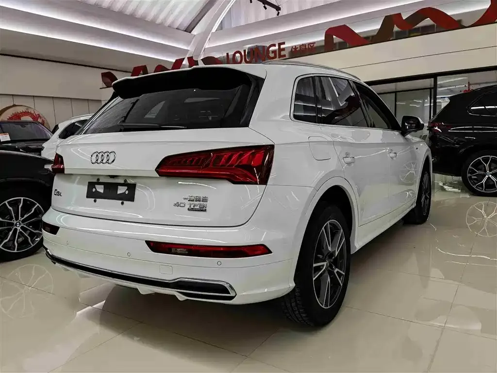 Audi Q5L 2021 из CN, фото 4