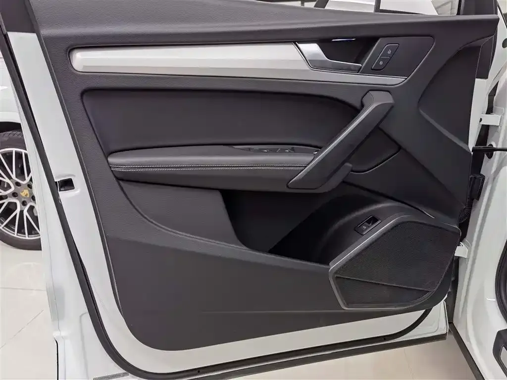 Audi Q5L 2021 из CN, фото 8