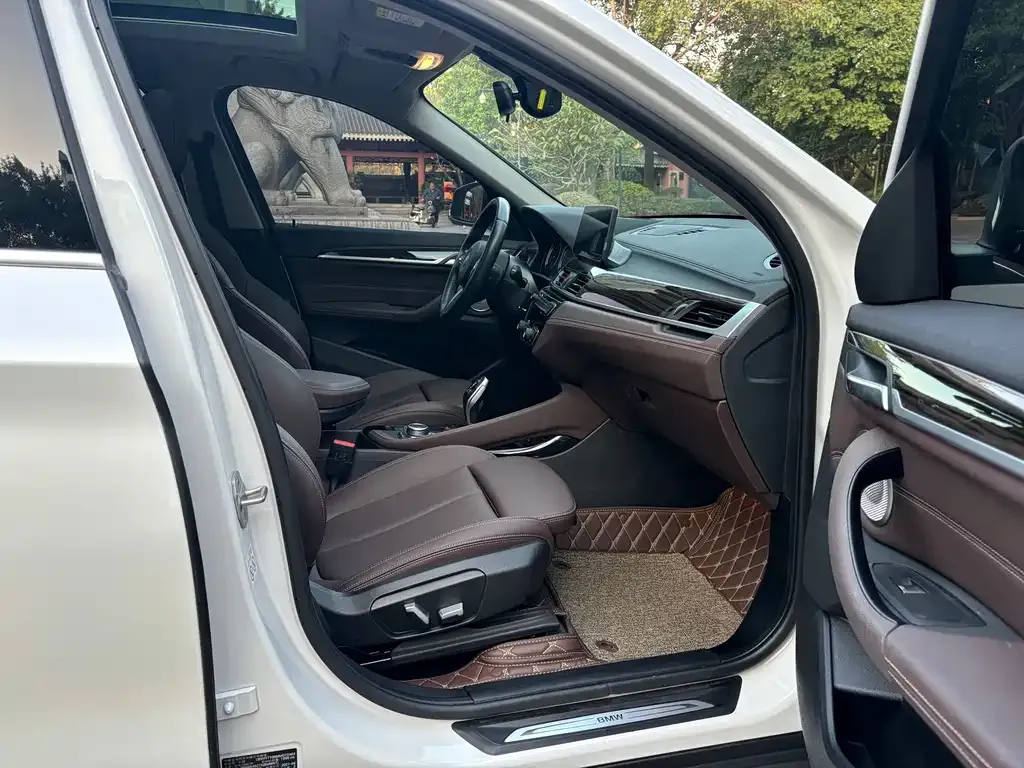 BMW X1 2021 из CN, фото 8