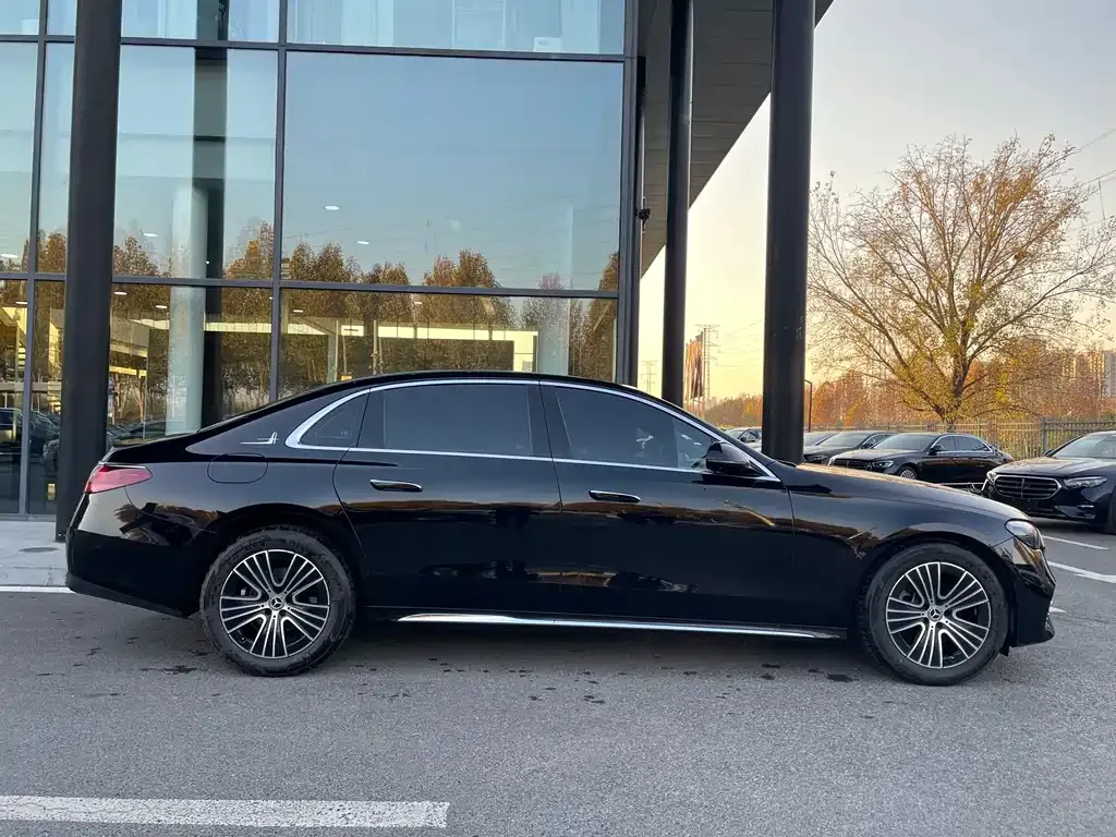 Mercedes-Benz E-Class 2025 из CN, фото 3