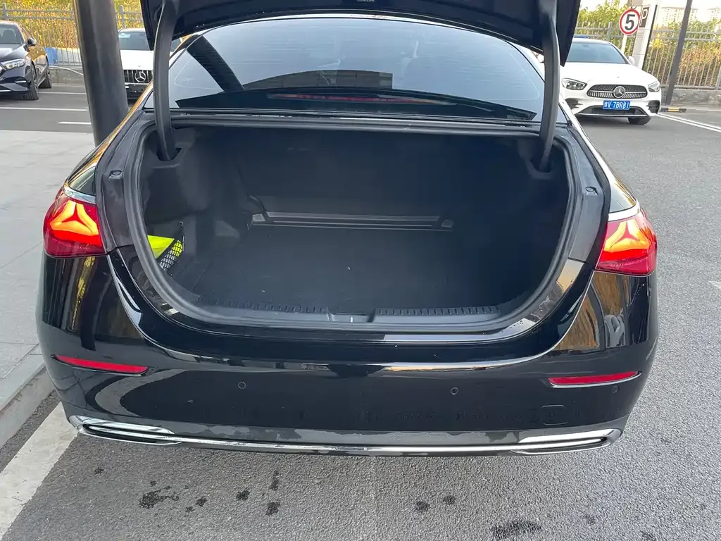 Mercedes-Benz E-Class 2025 из CN, фото 9