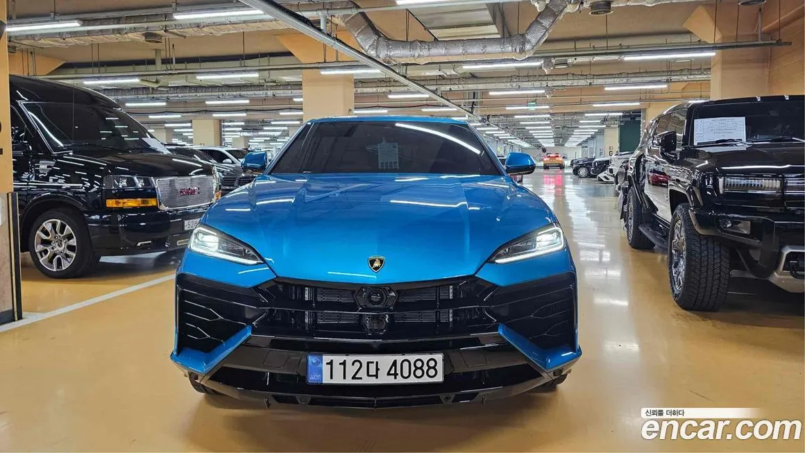 Lamborghini Urus — фото 1