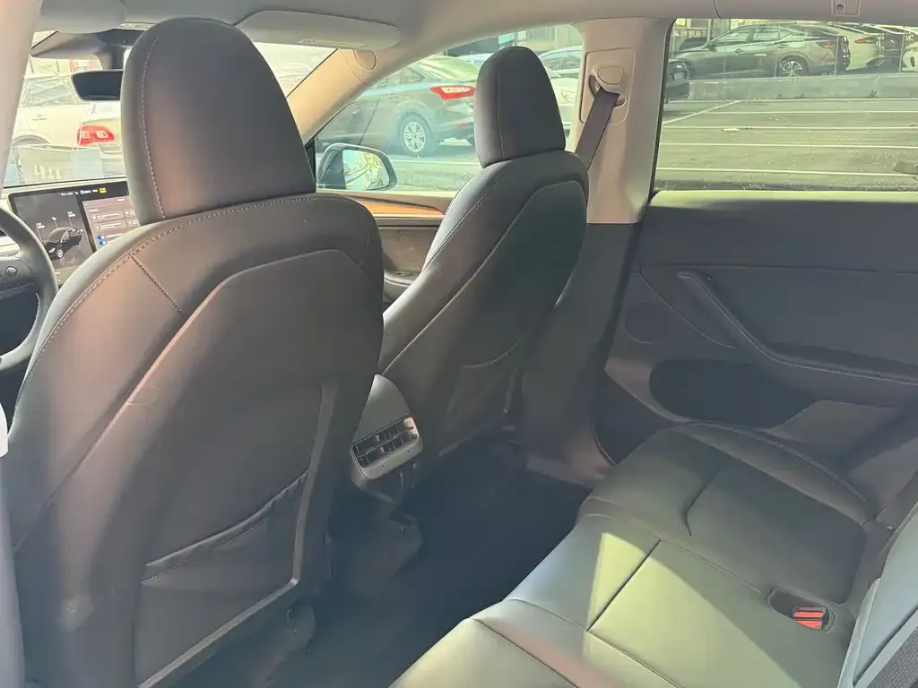 Tesla Model Y 2023 из CN, фото 4