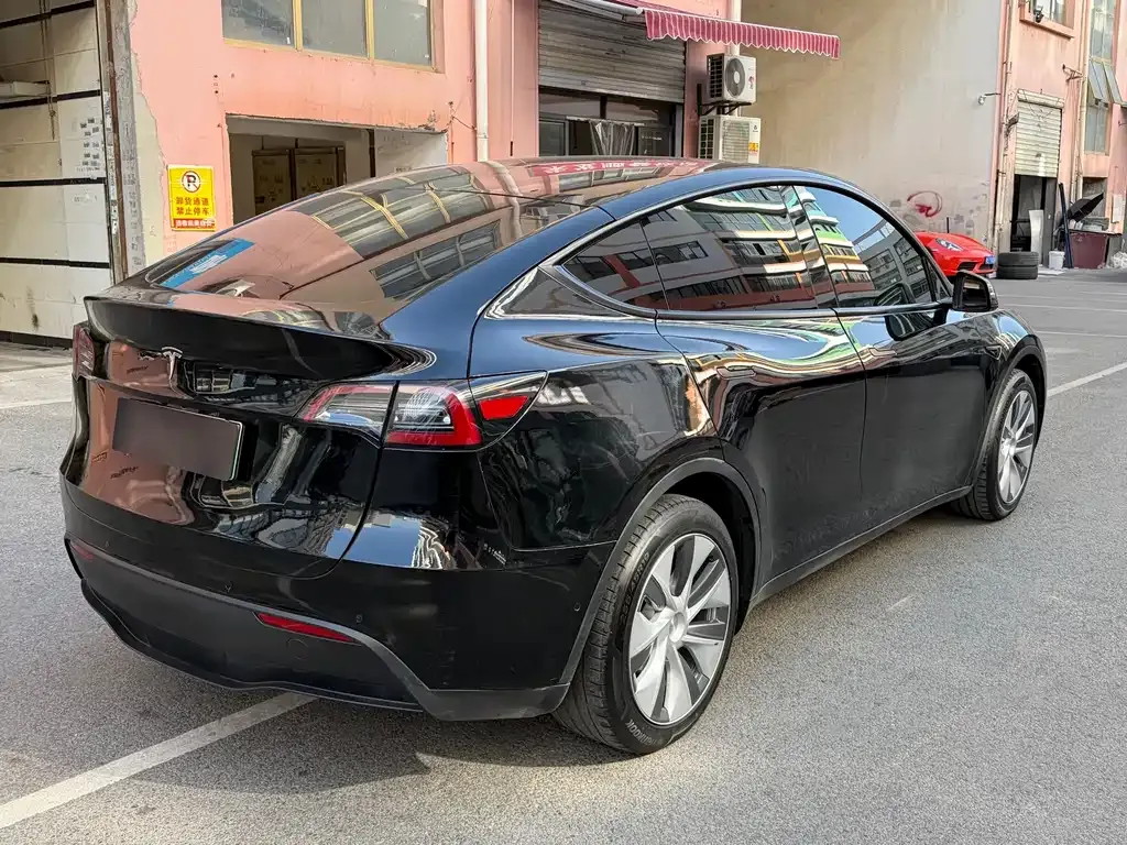 Tesla Model Y 2023 из CN, фото 5