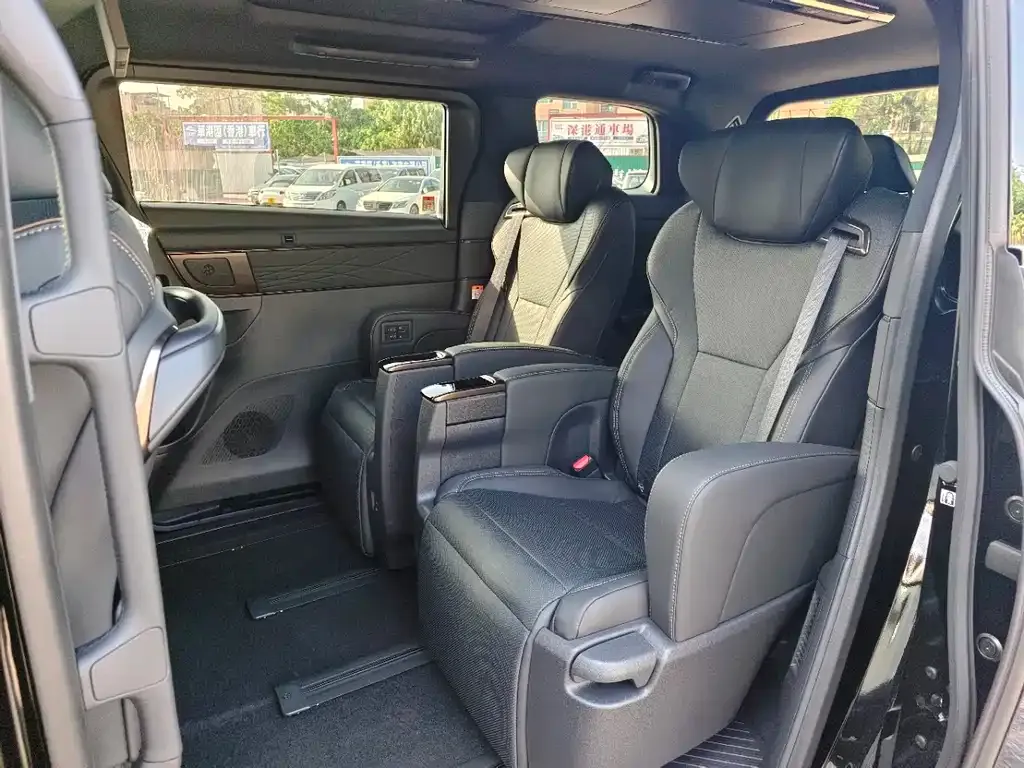 Toyota Alphard 2025 из CN, фото 7