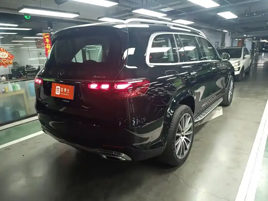 Mercedes-Benz GLS — фото 6