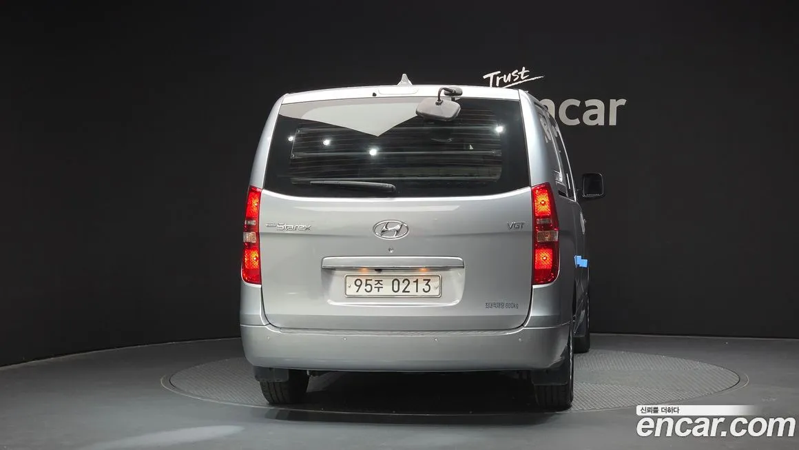 Hyundai Starex — фото 4