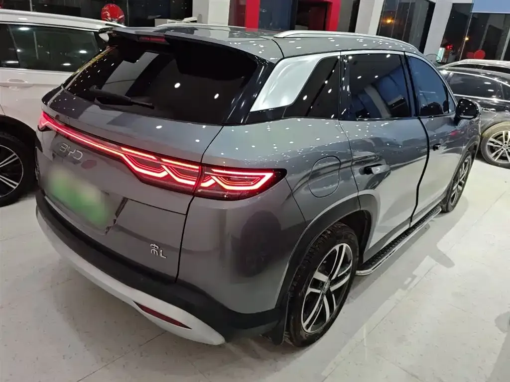 BYD L DM-i — фото 7