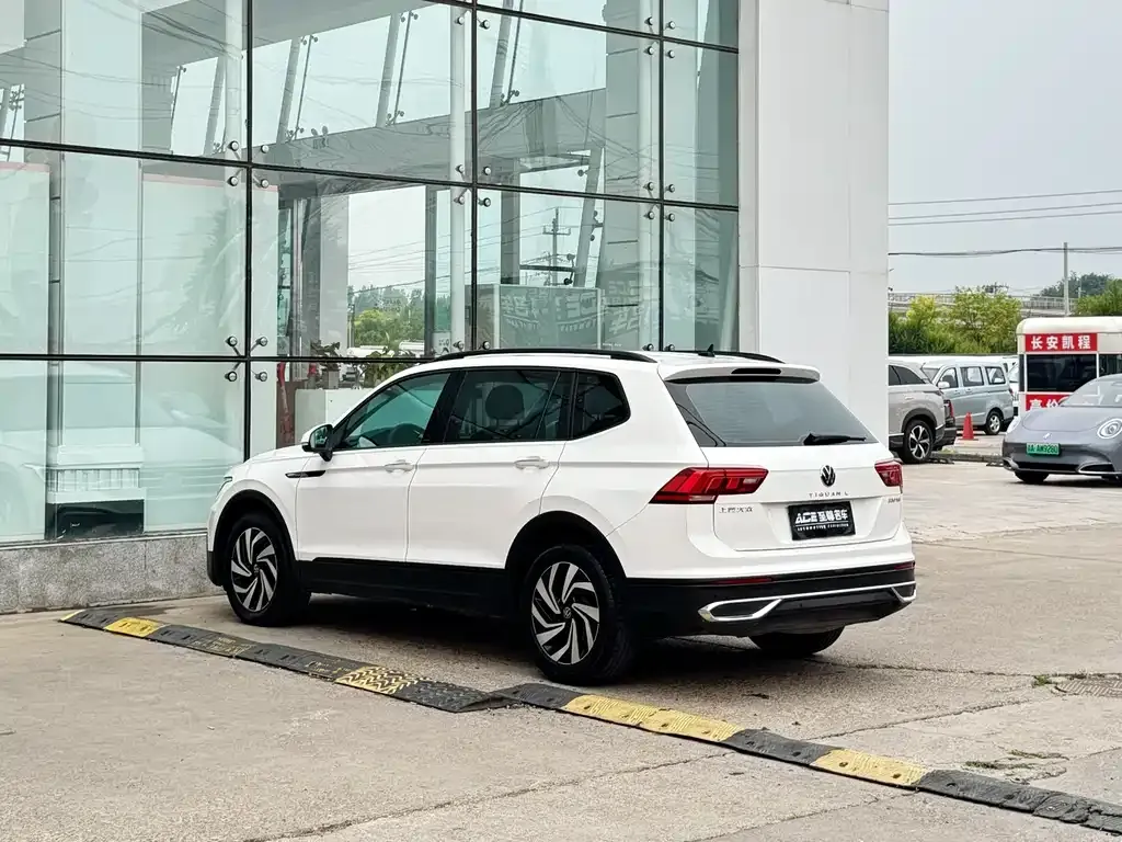 Volkswagen Tiguan L 2022 из CN, фото 6