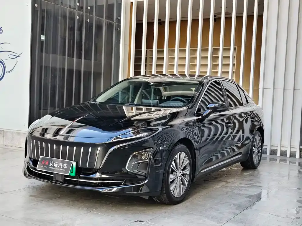 Hongqi E-QM5 — фото 1