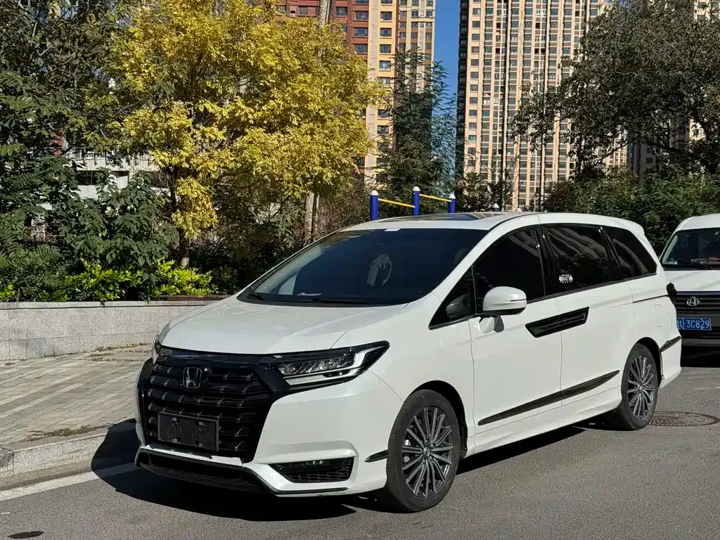 Honda Elysion 2022 из CN, фото 1