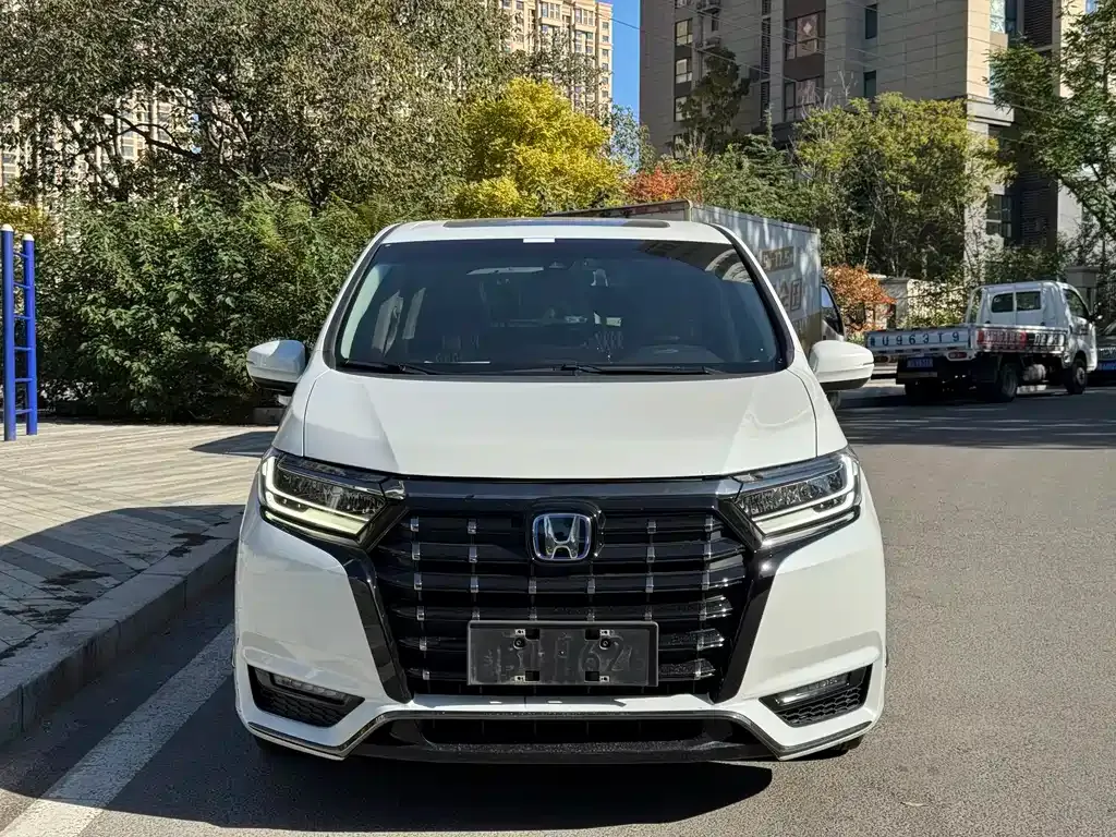 Honda Elysion 2022 из CN, фото 2