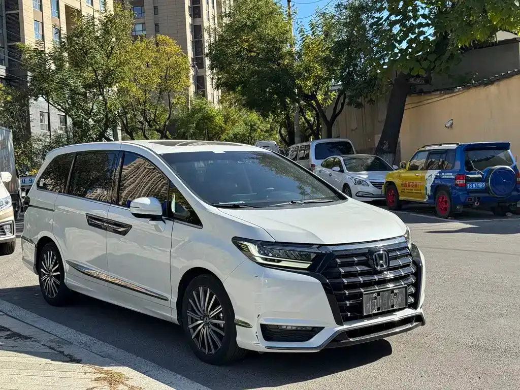 Honda Elysion 2022 из CN, фото 3