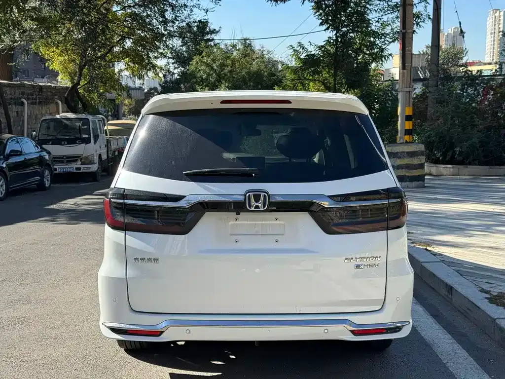 Honda Elysion 2022 из CN, фото 8