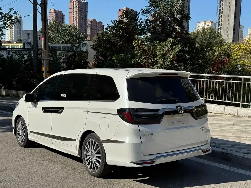 Honda Elysion 2022 из CN, фото 9