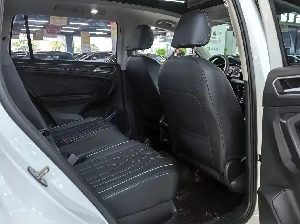 Volkswagen Tiguan L 2024 из CN, фото 10