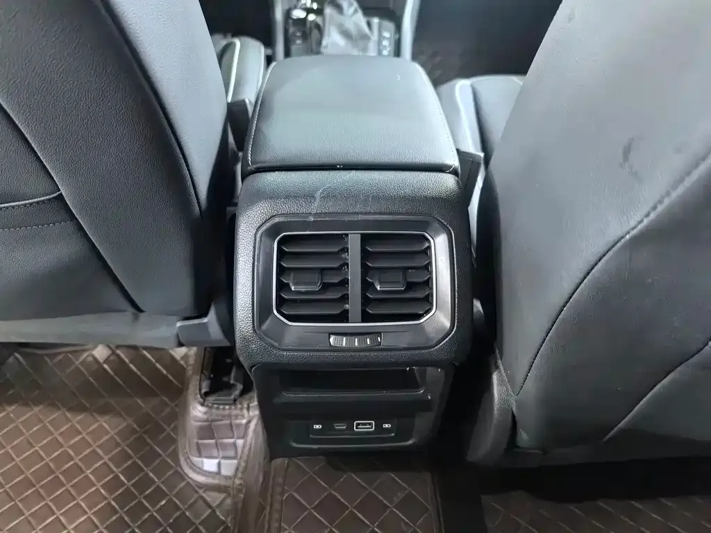 Volkswagen Tiguan L 2024 из CN, фото 8