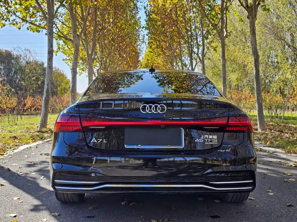 Audi A7L — фото 5