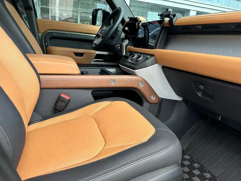 Land Rover Defender — фото 10