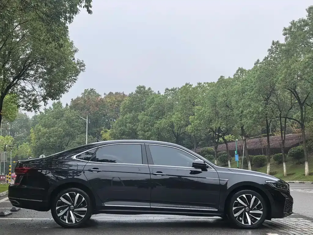 Volkswagen Passat 2022 из CN, фото 7