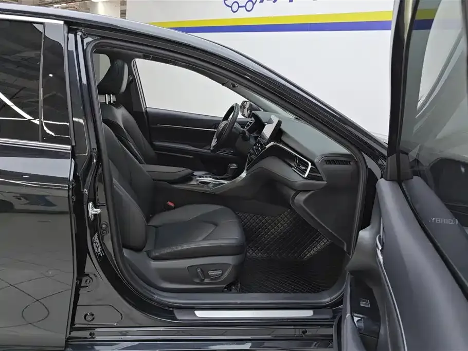 Toyota Camry 2023 из CN, фото 8