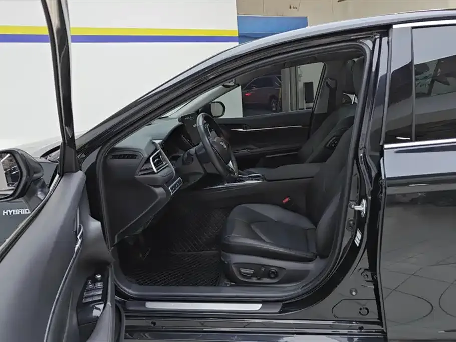 Toyota Camry 2023 из CN, фото 9