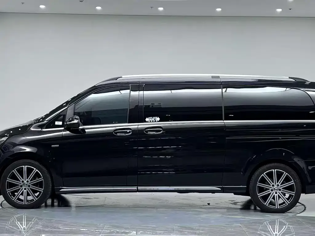 Mercedes-Benz V-Class 2024 из CN, фото 4