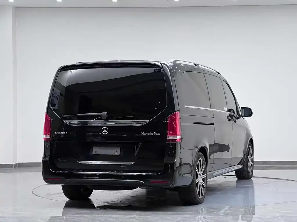 Mercedes-Benz V-Class 2024 из CN, фото 7