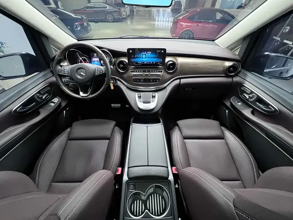 Mercedes-Benz V-Class 2024 из CN, фото 9