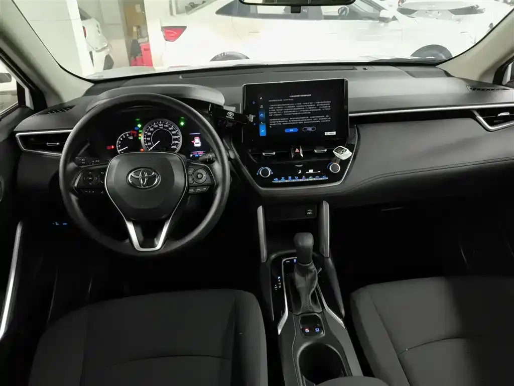 Toyota Corolla Cross 2022 из CN, фото 10